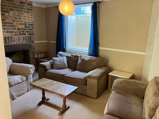 4 bedroom terraced house to rent - Photo 1