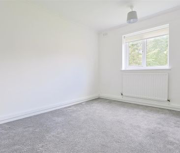 2 bedroom Flat to rent in Coach Lane, Benton, Newcastle Upon Tyne, ... - Photo 4