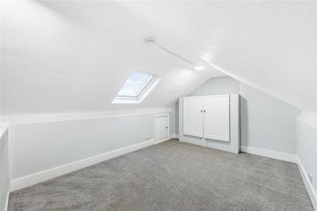 4 bedroom terraced house to rent - Photo 5