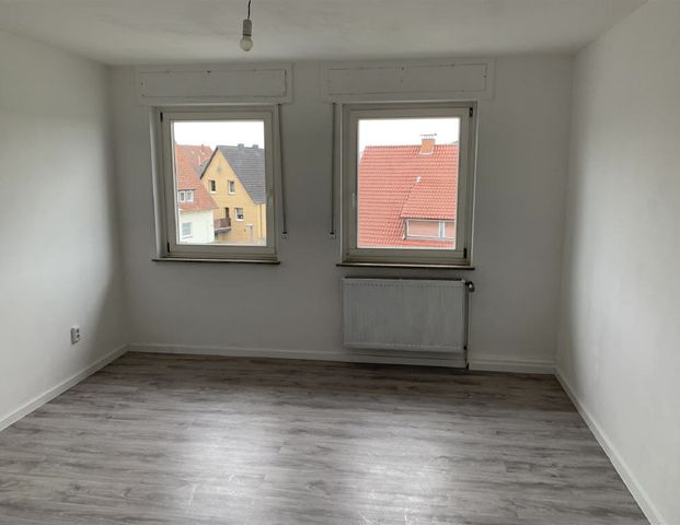 Kinderfreundliche Wohnlage! Kleine 3-Zimmerwohnung mit Balkon in Herringhausen! - Photo 1