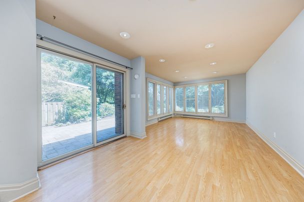 For Lease - 425 Broadway Avenue, Toronto, Ontario - Photo 1