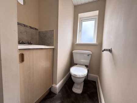 Portlands, Fairfield Avenue Bramley - Photo 4