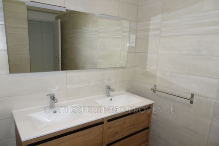 Location Appartement 2 pièces 51m² MARSEILLE 5ème - Photo 3