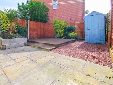 3 bedroom semi-detached house to rent - Photo 2