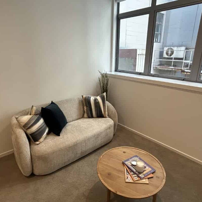 SPACIOUS TWO BEDROOM APARTMENT - CENTRAL CITY - Photo 1