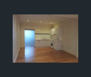 Bright & Spacious One-Bedroom Apartment in a Prime Inner-City Location - Photo 2