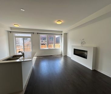 For Lease - 1471 Blackmore Street, Innisfil, Ontario - Photo 2