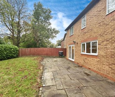 4 bedroom detached house to rent - Photo 2