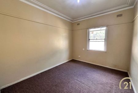 Family Comfort and Convenience in Prime Villawood Location! - Photo 2