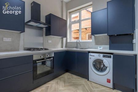 2 bedroom flat to rent - Photo 2