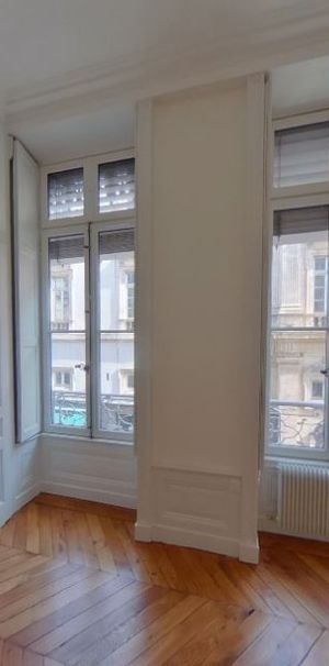 Appartement T2 A Louer - Lyon 1er Arrondissement Cordeliers - 44.7 M2 - Photo 2