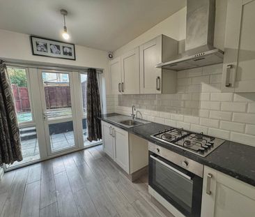 3 Bed Flat, Caithness Road, CR4 - Photo 5