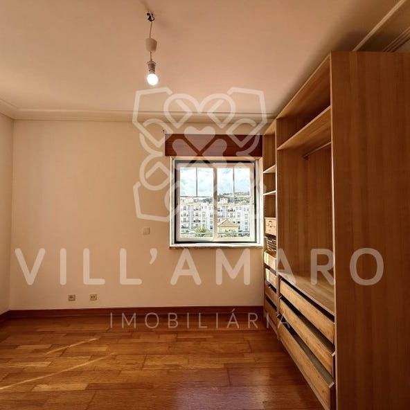 Venda do Pinheiro e Santo Estêvão das Galés, Lisbon - Photo 1