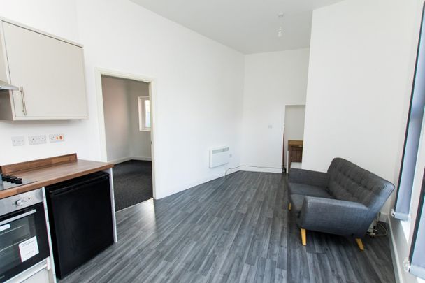 1 Bed Flat, Dovercastle, NG7 - Photo 1