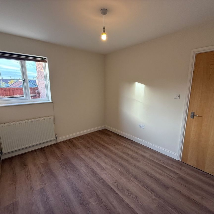 2 Bed Flat, Broadfield Court, BS15 - Photo 1