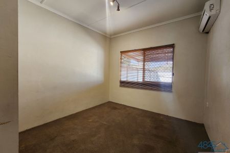 Stylish Two Bedroom Unit - Photo 3