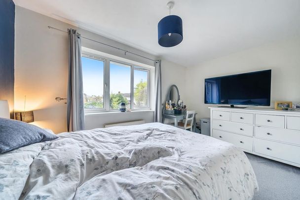 2 bedroom end of terrace house to rent - Photo 1