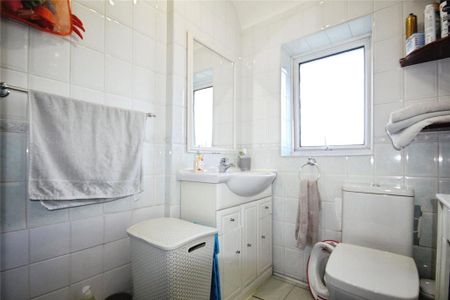 2 bedroom end of terrace house to rent - Photo 5
