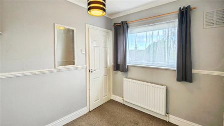 3 bedroom terraced house to rent - Photo 3