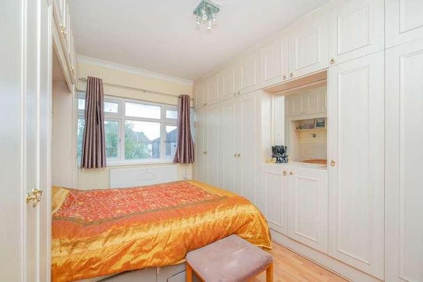 Woodlands Avenue, Ruislip, Middlesex, HA4 - Photo 1