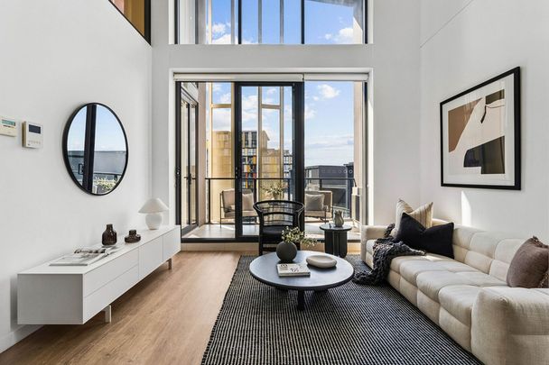 Spacious Split Level Two-Bedroom Apartment - Photo 1