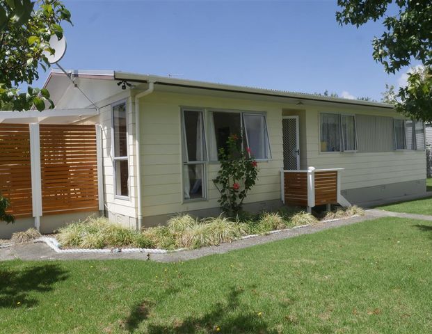 Cozy Coastal Property. - Photo 1