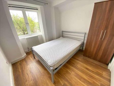 St Andrews Road, Acton, W3 - Photo 4