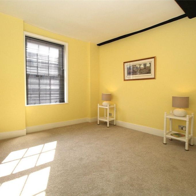 2 bedroom penthouse to rent - Photo 1