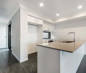 Two Storey Townhouse - Photo 3