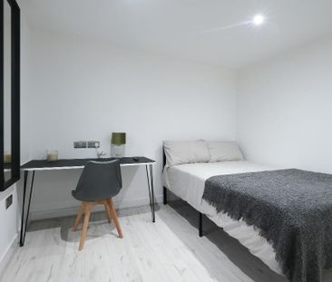 6 bedroom house to rent - Photo 2