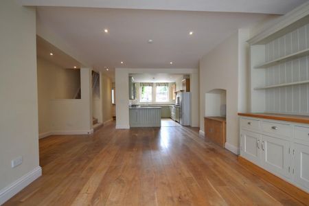 4 bedroom terraced house to rent - Photo 2