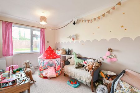 2 bedroom detached bungalow to rent - Photo 2