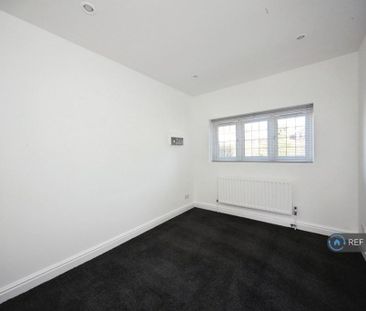 3 bedroom detached house to rent - Photo 4