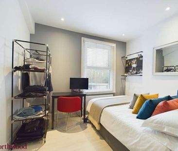 High Street, Aylesbury, HP20 - Photo 1