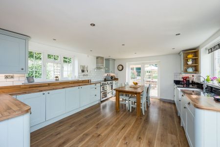 Newpound, Wisborough Green, RH14 - Photo 5