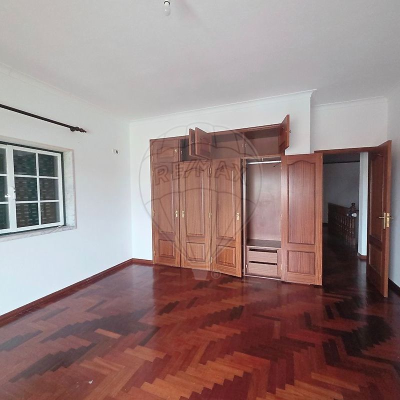 Moradia T5 em Santarém - Foto 1