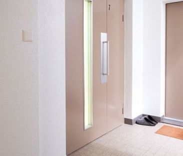 Family apartment with 4.5 rooms and closed balcony! - Photo 6