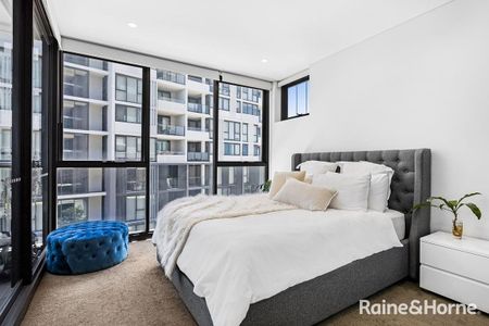 NEAR NEW APARTMENT IN PRIME LOCATION! - Photo 2