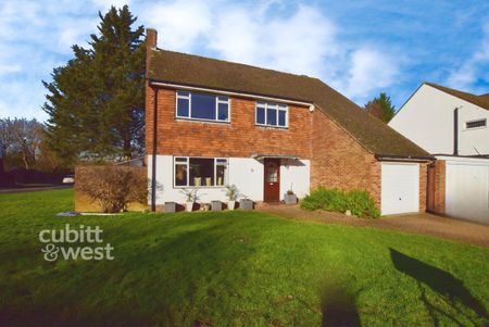 4 bedroom detached house to rent - Photo 4