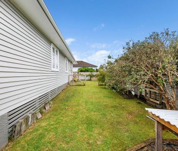 Charming 3BR Home in Upper Vogeltown - Photo 1