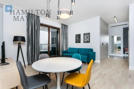 Wyjątkowe dwupokojowe mieszkanie z balkonem na Woli - Photo 2