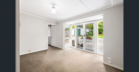 Character Cottage - Photo 3