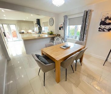 4 bedroom detached house to rent - Photo 2