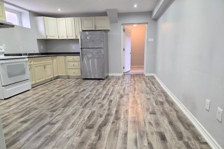 For Lease - 81 Oxford Street Unit# #1, Richmond Hill, Ontario - Photo 2
