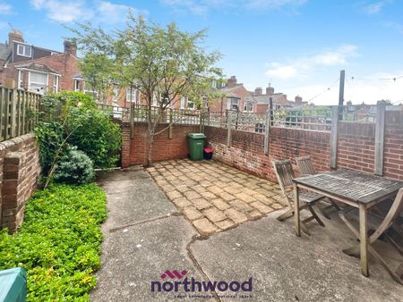 4 bedroom terraced house to rent - Photo 3