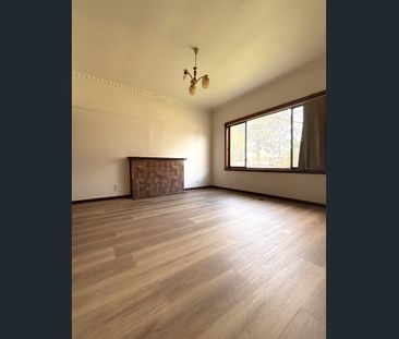 4 Conifer Avenue, Brooklyn, Vic 3012 - Photo 6