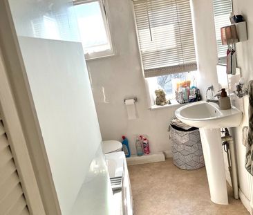 1 Bed Flat, Montpelier Road, BN1 - Photo 2