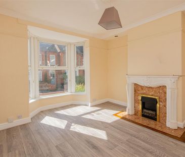 3 bed House - Mid Terrace To Let - Photo 1