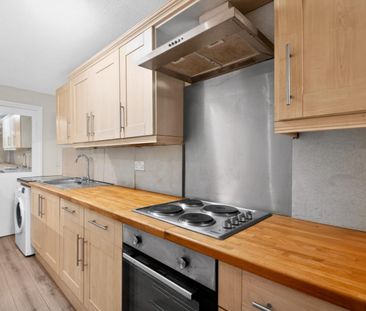 1 bedroom Flat To Let - Photo 3