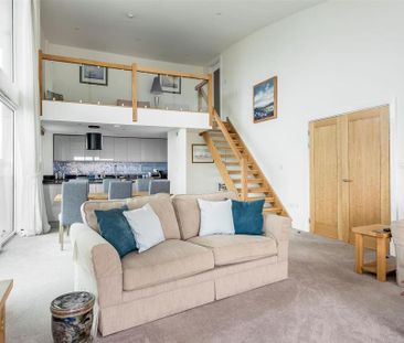 3 bedroom penthouse to rent - Photo 3